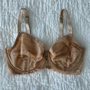Calvin Klein Elegant Lace Underwire Bra in Tan